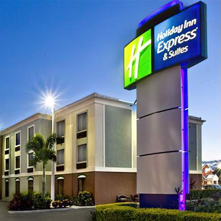 [caption: Holiday Inn</br />Express] Holiday Inn Express