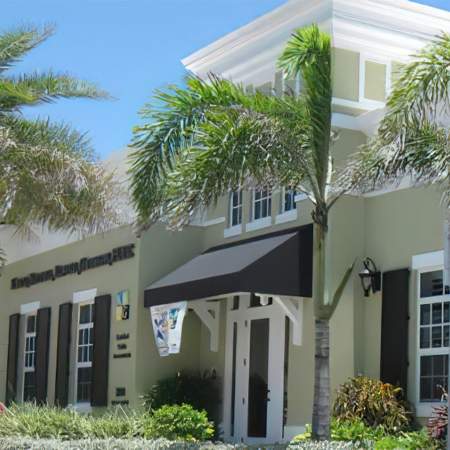 [caption: Kmetz, Nuttal,</br />Elwell, Graham] Kmetz, Nuttal, Elwell, Graham