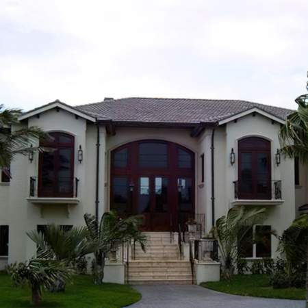 [caption: Caragol</br />Residence] Caragol Residence