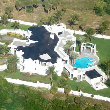 [caption: Nicholson</br />Residence] Nicholson Residence