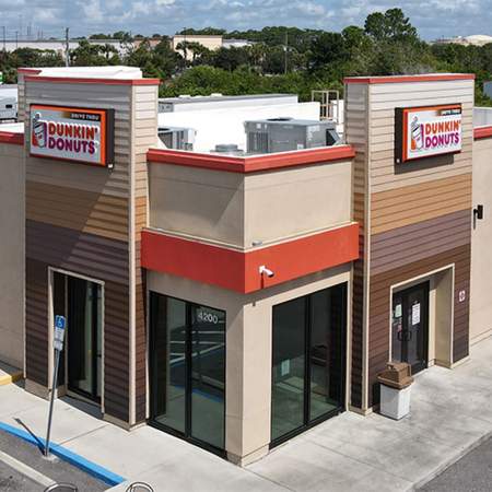 [caption: Dunkin</br />Donuts] Dunkin Donuts